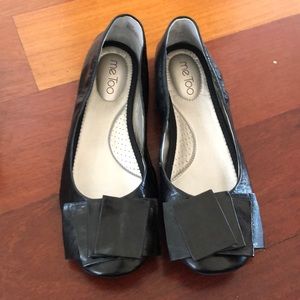 Me Too black flats